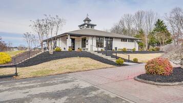 Apartment (0 Bedroom) | Interior