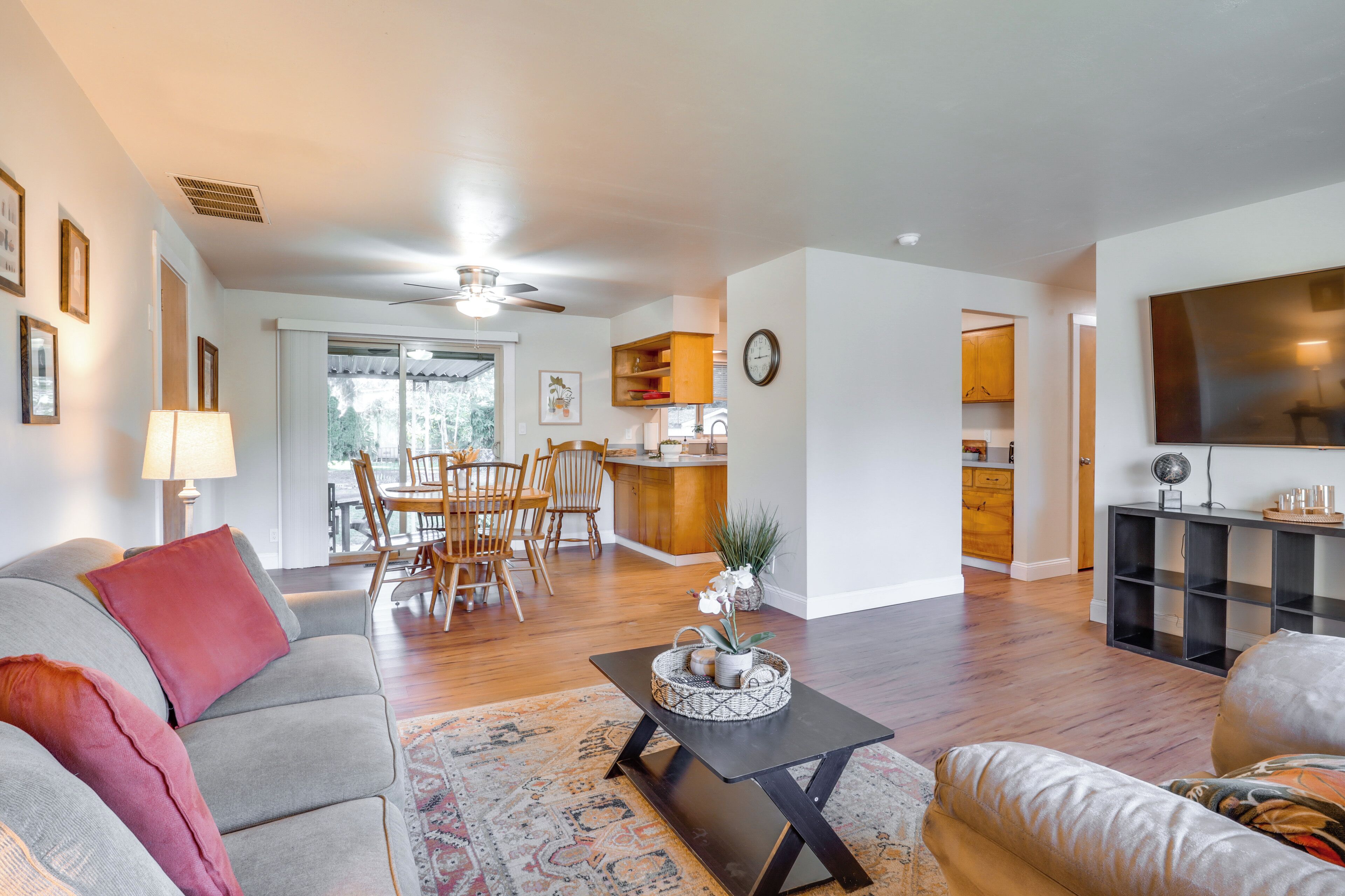 House (3 Bedrooms) | Interior