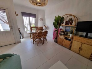 Living area - CASA ANDALUZA - 2 BEDROOM TOWNHOUSE WITH COMUNAL SWIMING POOL - PUEBLO ANDALUZ (Nerja)