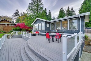 Interior - 1/4 Mi to Beach: Family Home w/ Spacious Deck! (Langley)
