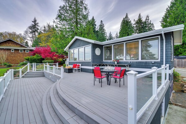 Interior - 1/4 Mi to Beach: Family Home w/ Spacious Deck! (Langley)