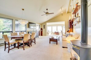 Interior - 1/4 Mi to Beach: Family Home w/ Spacious Deck! (Langley)