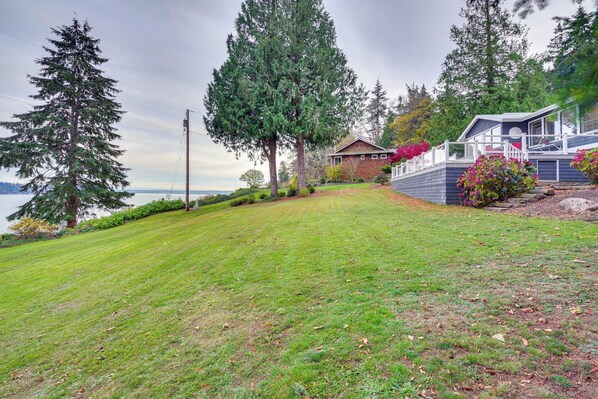 Interior - 1/4 Mi to Beach: Family Home w/ Spacious Deck! (Langley)
