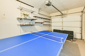 House (2 Bedrooms) | Interior - Family Home w/ Ping-pong & Fire Pit in Lexington (Lexington)