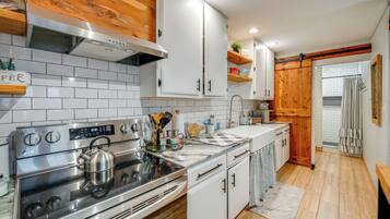 House (1 Bedroom) | Interior