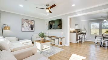House (4 Bedrooms) | Front of property