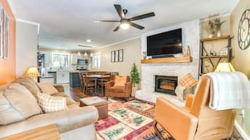 House (4 Bedrooms) | Front of property