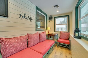 Cottage (2 Bedrooms) | Interior - Walk to Beach & Mullett Lake: Cottage w/ Yard! (Cheboygan)