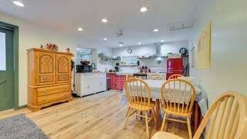 Cottage (2 Bedrooms) | Interior