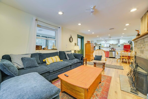 Cottage (2 Bedrooms) | Front of property