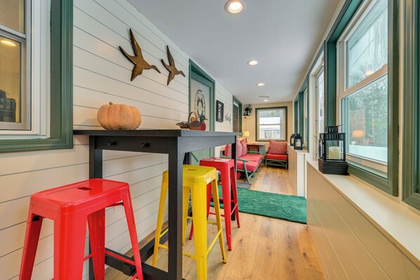 Cottage (2 Bedrooms) | Interior - Walk to Beach & Mullett Lake: Cottage w/ Yard! (Cheboygan)