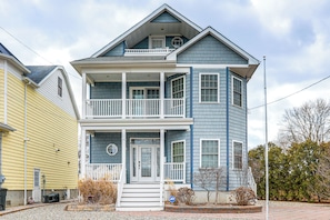 House (5 Bedrooms) | Front of property