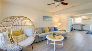 Apartment (2 Bedrooms) | Front of property