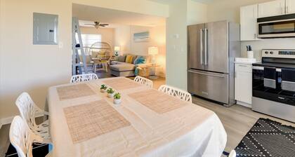 1/2 Mi to Atlantic Beach: Townhome w/ Balcony!