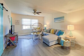 Apartment (2 Bedrooms) | Interior - 1/2 Mi to Atlantic Beach: Townhome w/ Balcony! (Atlantic Beach)
