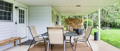 House (5 Bedrooms) | Interior