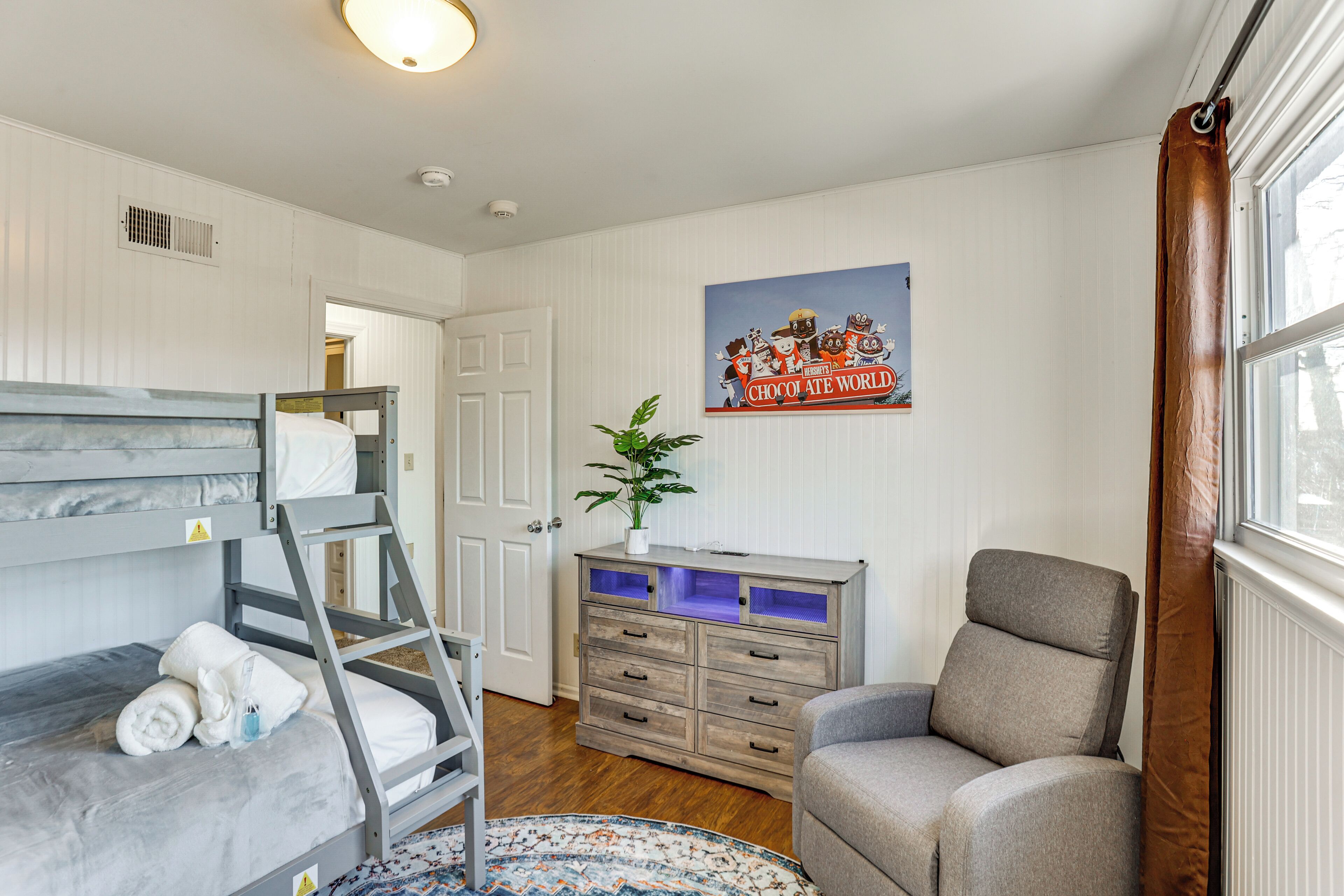 House (5 Bedrooms) | Interior