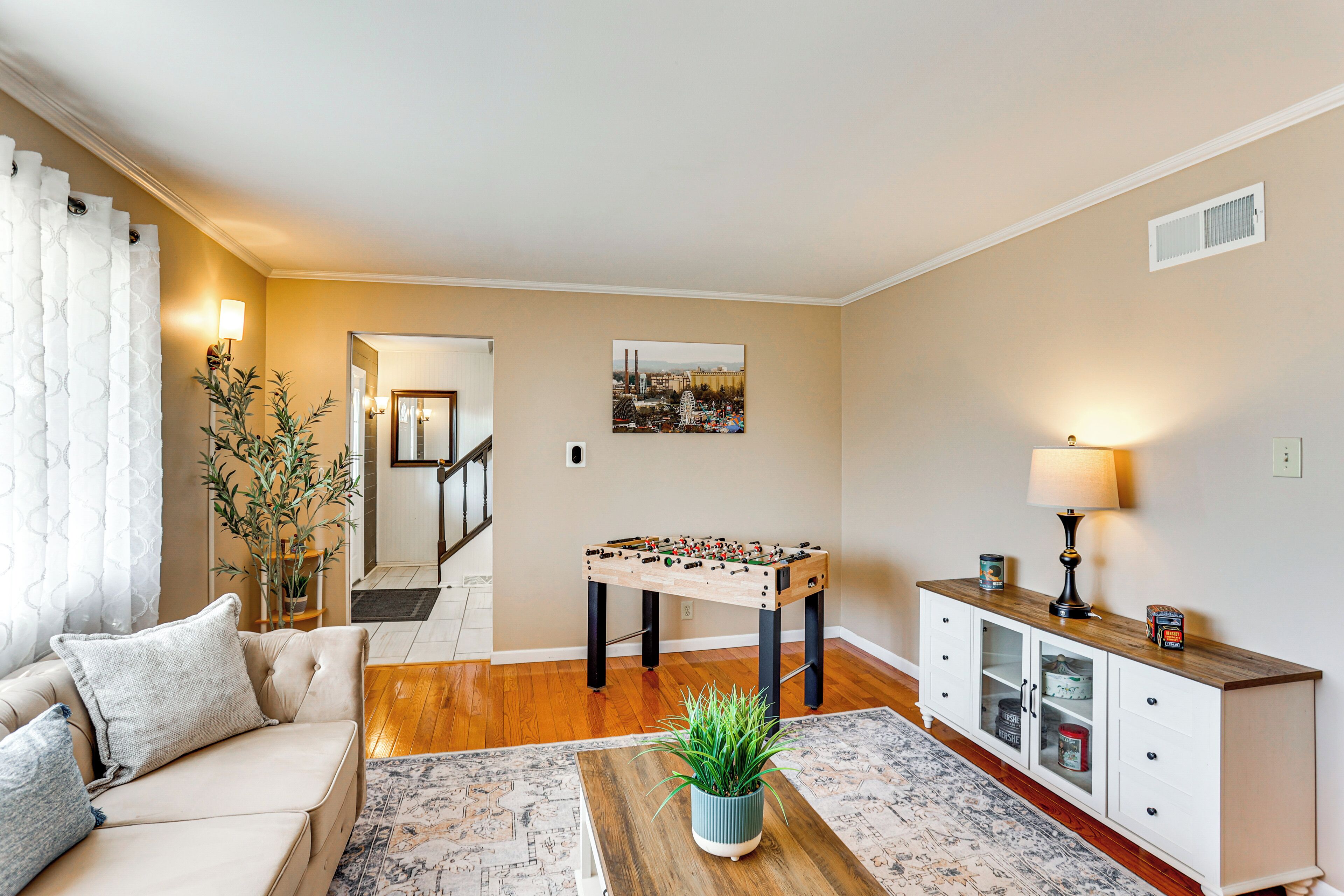 House (5 Bedrooms) | Interior