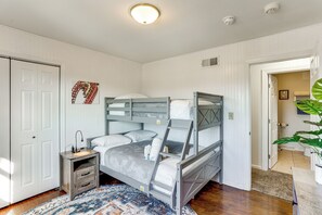 House (5 Bedrooms) | Interior - 6 Mi to Hersheypark: Family Getaway w/ Fire Pit (Grantville)