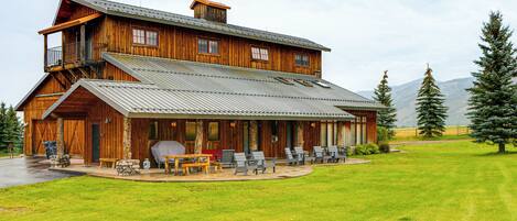 House (4 Bedrooms) | Front of property