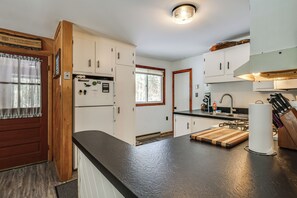 Interior - Riverfront Cabin w/ Hot Tub in Schroon Lake! (Schroon Lake)