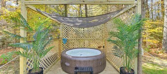 Riverfront Cabin w/ Hot Tub in Schroon Lake!