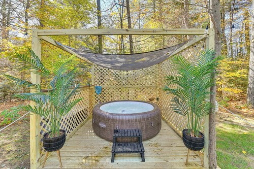 Riverfront Cabin w/ Hot Tub in Schroon Lake!