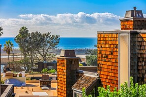 Näkymä rannalle/valtamerelle