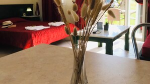 1 間睡房、熨斗/熨衫板、上網、床單
