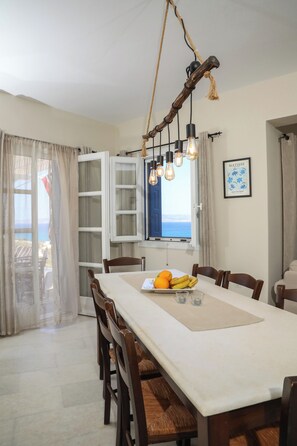 Dining - Villa Irene's Dream - For dreamy holidays (Mikri Vigla)