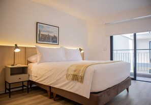 Apartment | 1 bedroom, Internet - w Fantastic 1BR w Modern Balcony in San Isidro (Lima)