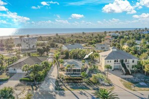 Exterior - Peace, Love & Shells: Cute Beach Cottage Near Gulf (Sanibel)