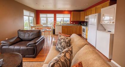 406 Etolin Way - 2 Bedroom, 1 Bathroom, Located Downtown