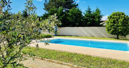 Villa Magali Arles — Peaceful with Pool and Piano