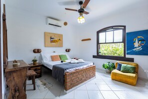 3 bedrooms, desk, laptop workspace, free WiFi - 300m da praia com AC - Brazilian Corner (São Sebastião)