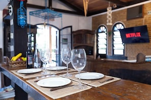 Dining room - 300m da praia com AC - Brazilian Corner (São Sebastião)