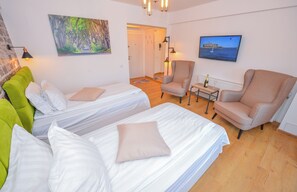 1 bedroom, iron/ironing board, internet, bed sheets