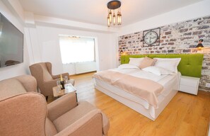 1 bedroom, iron/ironing board, internet, bed sheets