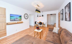 TV - Elite Apartment - Cismigiu Gardens (București)