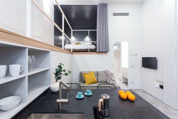 Studio Standard | Arbetsyta för laptop, gratis barnsängar, gratis wi-fi och sängkläder