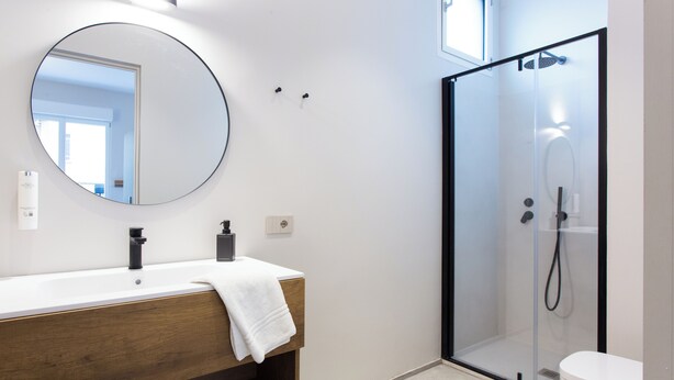 Shower, hair dryer, towels, soap - Naitly Milano Dergano (Milan)