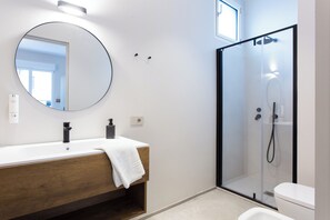 Shower, hair dryer, towels, soap - Naitly Milano Dergano (Milan)