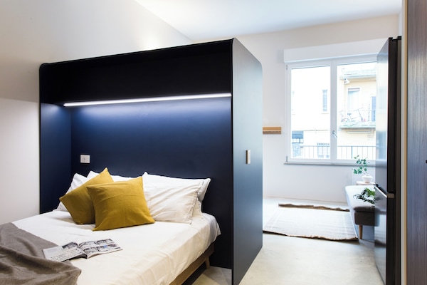 Espacio para trabajar con laptop, cunas gratuitas y wifi gratis