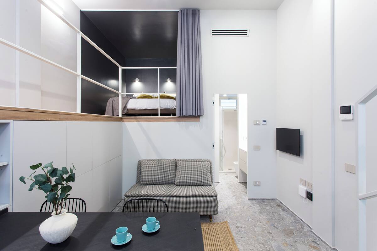 Studio Standar | Ruang kerja ramah laptop, tempat tidur bayi gratis, dan Wi-Fi gratis