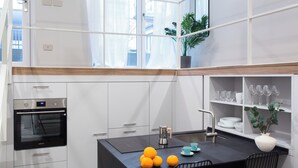 Studio – standard | Eget kjøkken | Kjøleskap, ovn, kokeplater og oppvaskmaskin