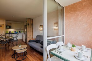 Living area - Valescure Accommodation (Saint-Raphael)