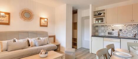 Standard Studio | WiFi, bed sheets