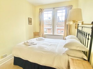 1 Schlafzimmer, Bügeleisen/Bügelbrett, Bettwäsche