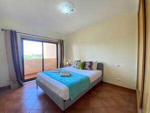 1 bedroom, bed sheets - Albufeira Sunny Style by Homing (Albufeira)