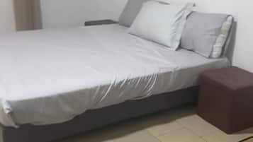 1 chambre, fer et planche Ă  repasser, draps fournis